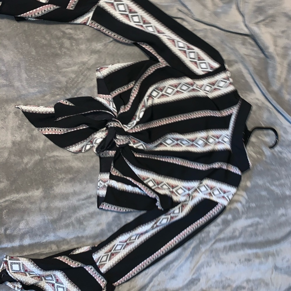 Long sleeve crop top